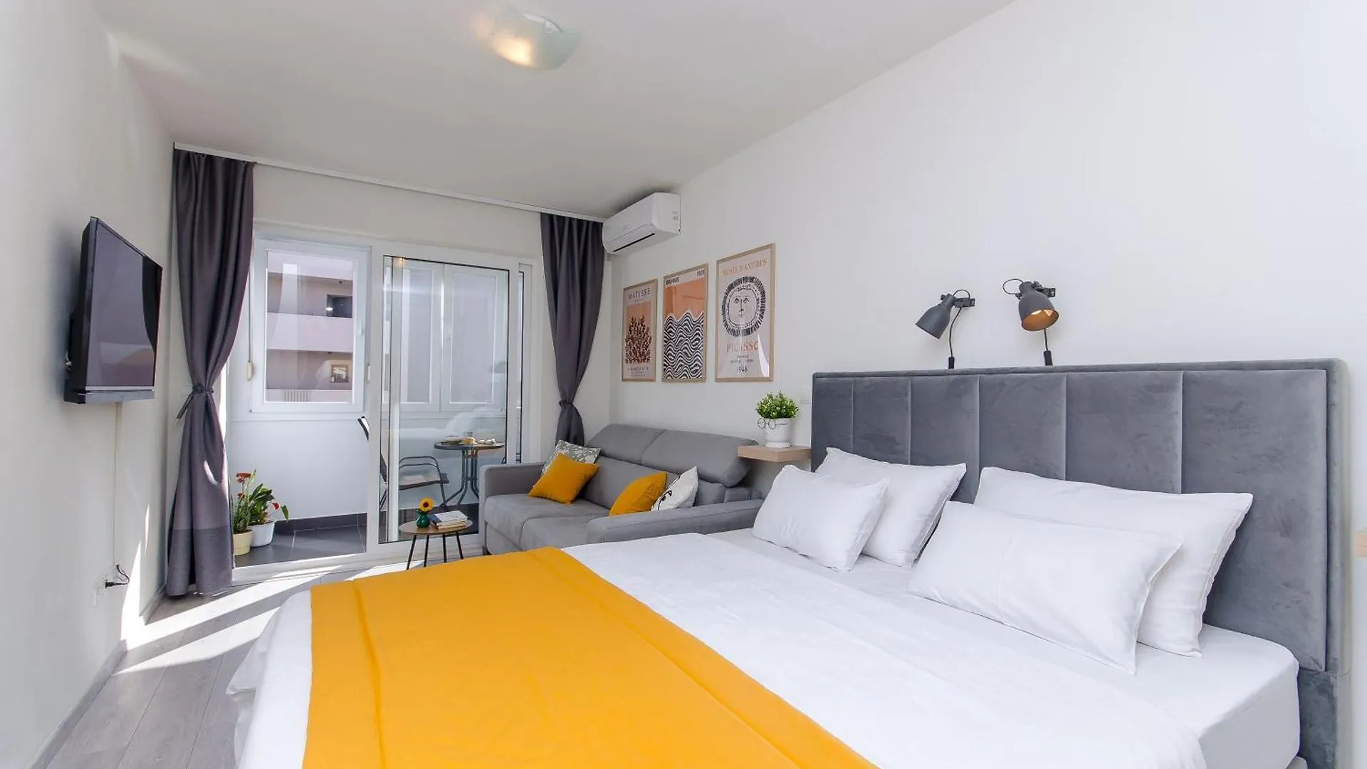 Side By Side Apartments