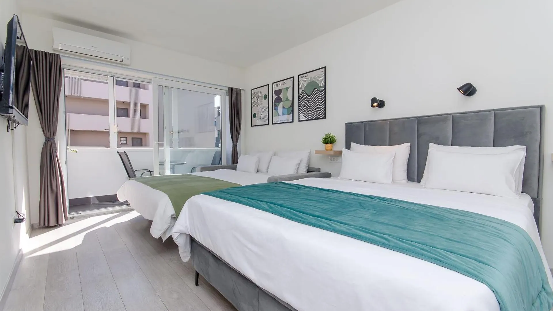 Side By Side Apartments